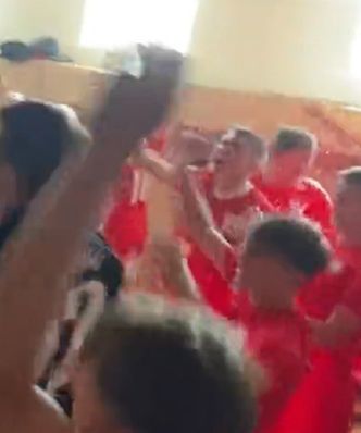 Polacy wpadli w szał radości. Tak świętowali awans [WIDEO]