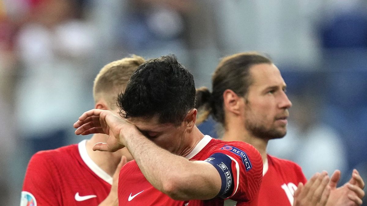 PAP/EPA / Dmitry Lovetsky / Na zdjęciu: Robert Lewandowski