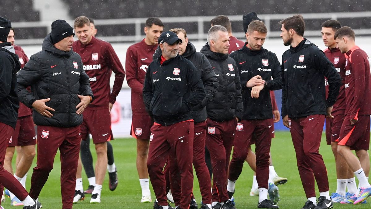 PAP / Piotr Nowak / Na zdjęciu: trening reprezentacji Polski przed meczem z Finlandią, w środku selekcjoner Michał Probierz