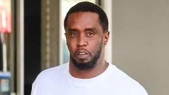 Obudził się z nożem przy gardle. Diddy prawie ZGINĄŁ w więzieniu