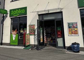 Promocje w Żabce. 5,99 przy zakupie dwóch sztuk