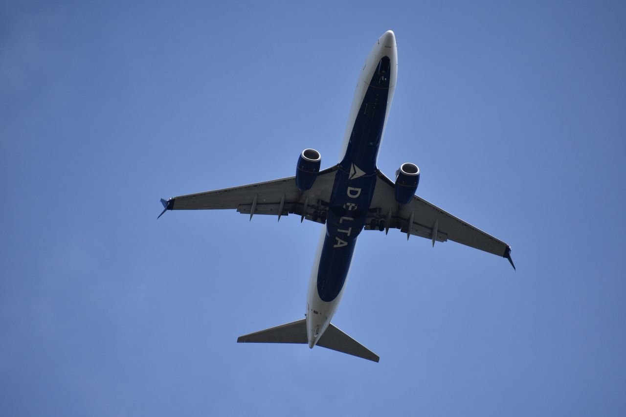 A Delta airline plane made an emergency landing.