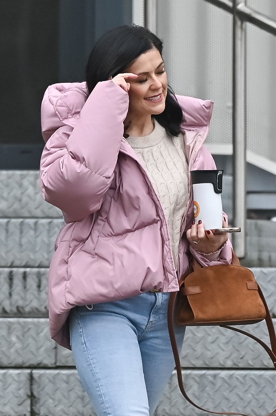 Katarzyna Cichopek i Maciej Kurzajewski maszerują z termosami