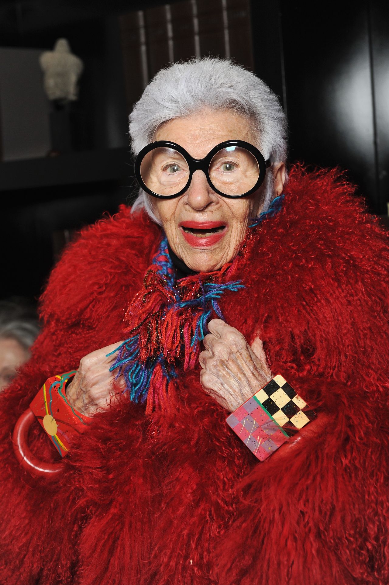 Iris Apfel nosiła wielkie okulary 