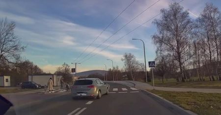 O włos od tragedii. Pirat drogowy zobaczył film i sam zgłosił się na policję