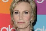 "Glee": Jane Lynch w kontrowersyjnym teledysku