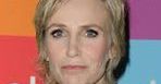 "Glee": Jane Lynch w kontrowersyjnym teledysku
