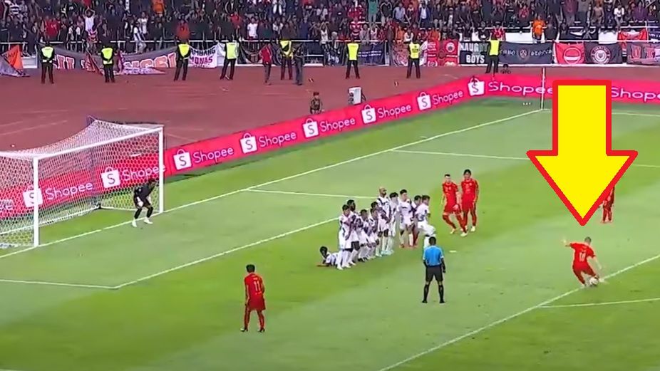 Zdjęcie okładkowe artykułu: YouTube / Screen / Persija Dżakarta / Na zdjęciu: Maciej Gajos strzelił pięknego gola z rzutu wolnego w meczu indonezyjskiej ekstraklasy