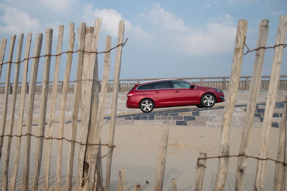 Peugeot 308 SW 1,2 e-THP 130 - pierwsza jazda [galeria] 9