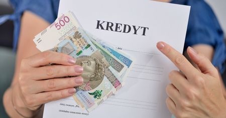 Kredyt odnawialny - jak działa i czym różni się od debetu?