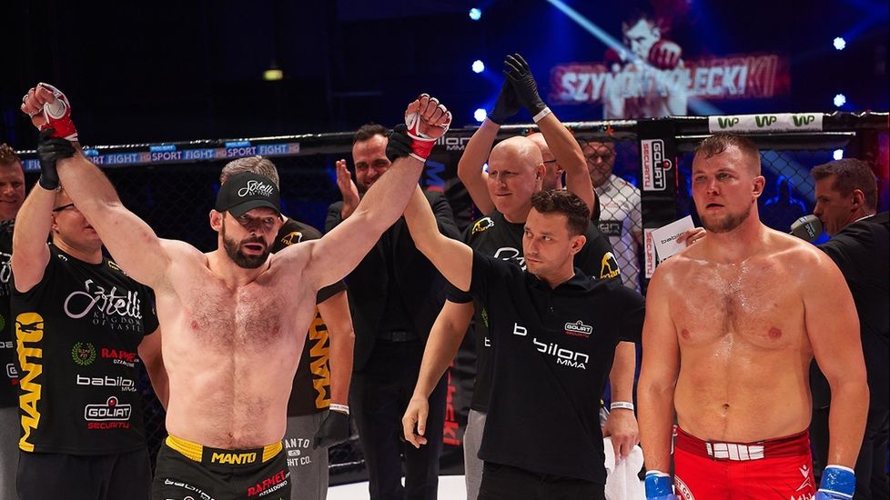 Zdjęcie okładkowe artykułu: WP SportoweFakty / Piotr Duszczyk / boxingphotos.pl / Szymon Kołecki cieszy się z wygranej