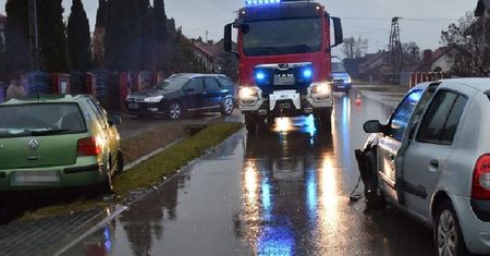 Wypadek z udziałem 4 letniej dziewczynki. Podróżowała w samochodzie bez fotelika. Interweniowała karetka
