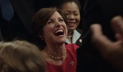 "Figurantka": Selina Meyer szerzy demokrację