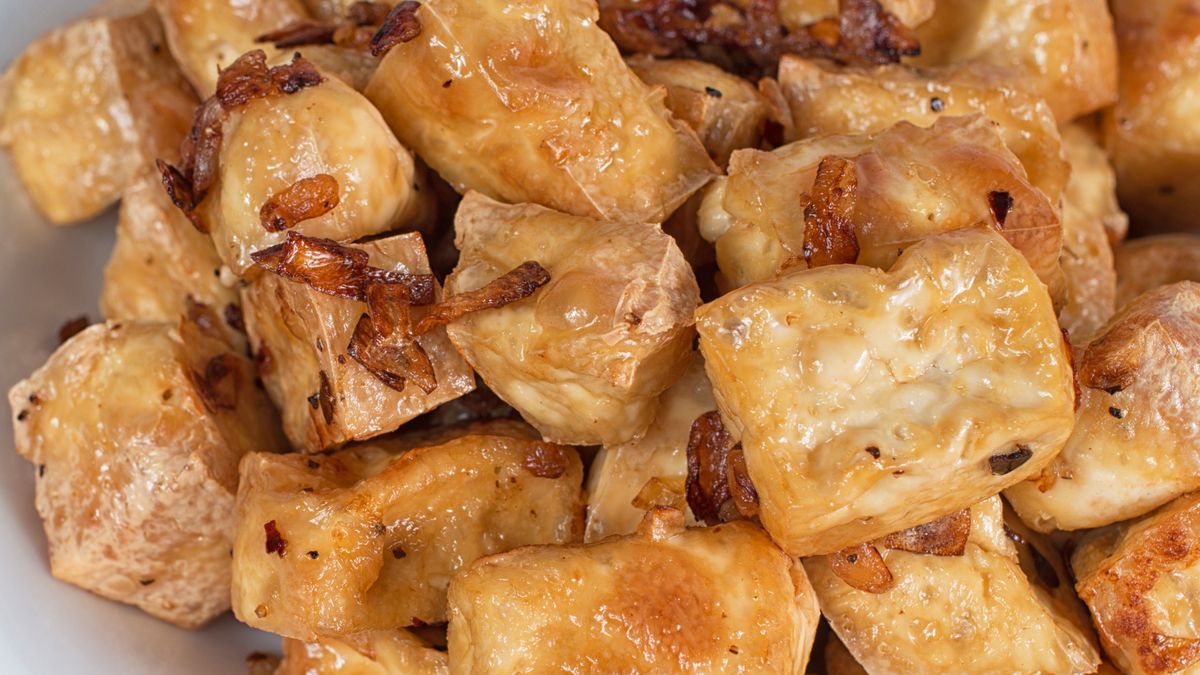 Jak zrobić idealnie chrupiące skwarki z tofu w kilka minut?