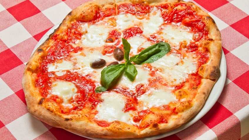 Mała pizza z serem na cienkim cieście (Pizza Hut)