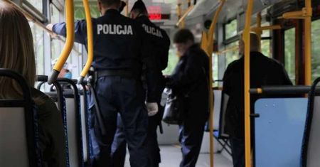Żółta strefa. MPK Wrocław szykuje się na nowe limity. Obostrzenia w komunikacji
