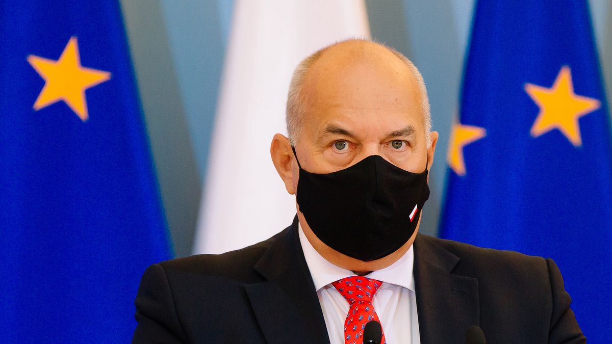 Minister finansów Tadeusz Kościński nie będzie czekał na rozstrzygnięcie sporu: podatek startuje