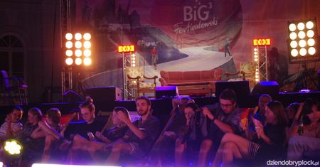 Śmiech, kino, memy i szlafroki. BiG Festivalowski 2025 już w sierpniu w Płocku!
