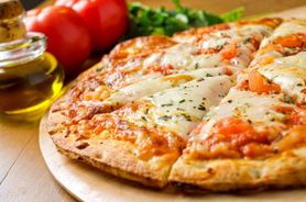 Mała pizza z serem na tradycyjnym cieście (Domino's Pizza)