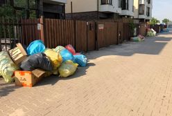 "Mały Neapol" w Warszawie. Mieszkańcy skarżą się na zalegające śmieci