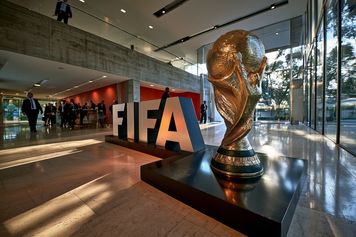 Trzęsienie ziemi w FIFA! Infantino zmuszony do odwrotu. Bunt federacji pogrążył jego wielki plan