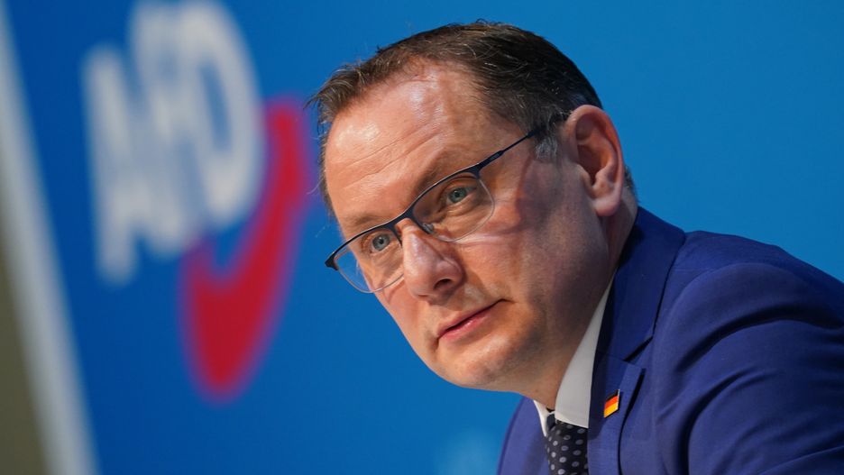 Niemcy. Kompromitująca wpadka lidera AfD przed wyborami. Na zdjęciu Tino Chrupalla, przewodniczący Alternatywy dla Niemiec (AfD) 