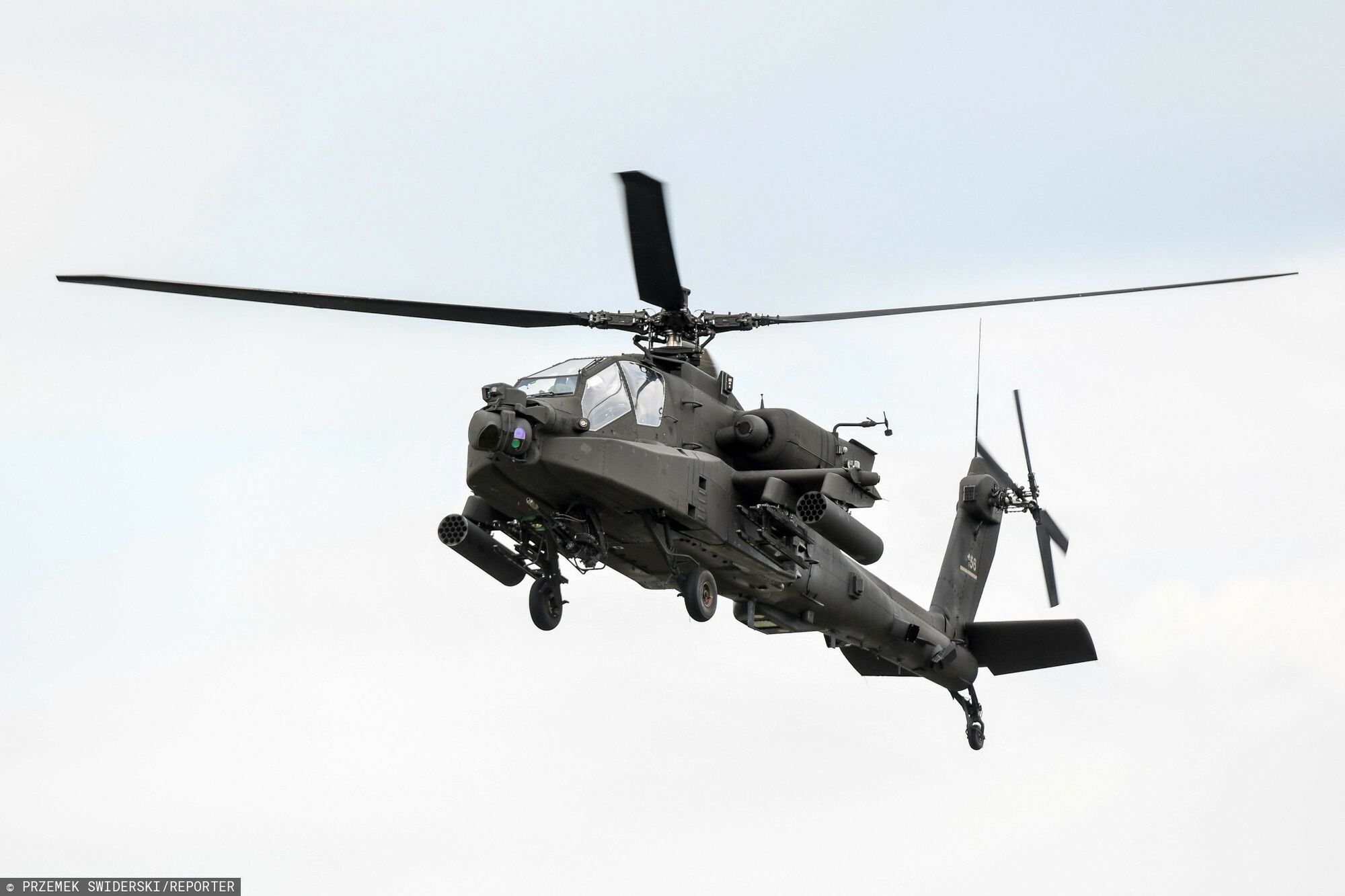 Reporter archiwum 2023 09
17.08.2019 Gdynia 3. edycja pokazow lotniczych Lotos Aerobaltic 2019 na terenie Portu Lotniczego Gdynia Kosakowo.  N/z. AH-64E Apache - podstawowy typ smiglowca szturmowego United States Army, przeznaczony do zwalczania broni pancernej i wspierania oddzialow ladowych. Fot. Przemek Swiderski/REPORTER
Przemek Swiderski/REPORTER
