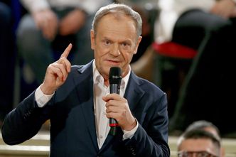 Tusk uderza w Morawieckiego ws. inflacji. "W jednym roku zarobi ponad 300 tys. zł"