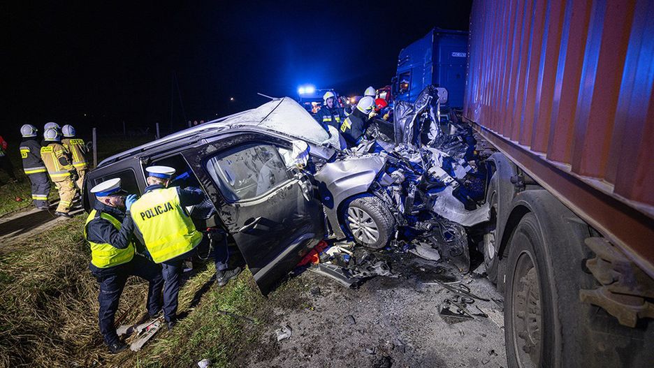 Wypadek w Młodzieszynie. Fot. Komenda Powiatowa Państwowej Straży Pożarnej w Sochaczewie