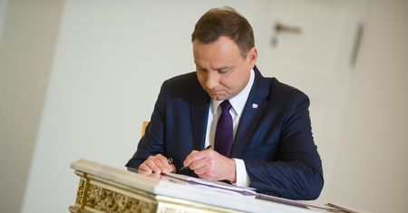 Dodatkowy dzień wolny 12 listopada. Prezydent podpisze ustawę