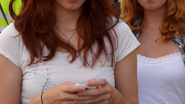 Nielimitowane SMS-y do wszystkich od wtorku w sieci Plus 1