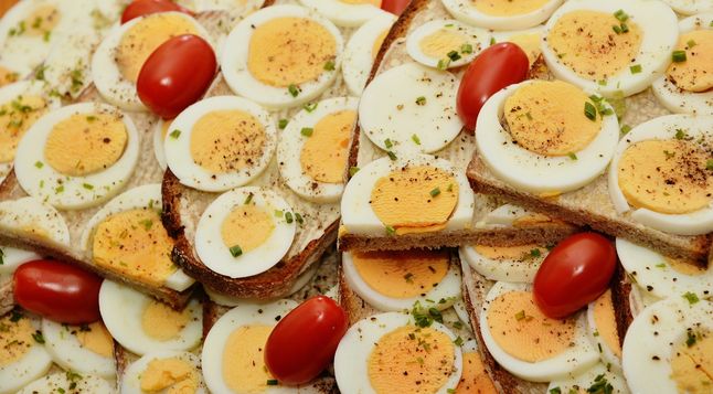 Gotowane jajka. Prosty trik. Fot. Pixabay