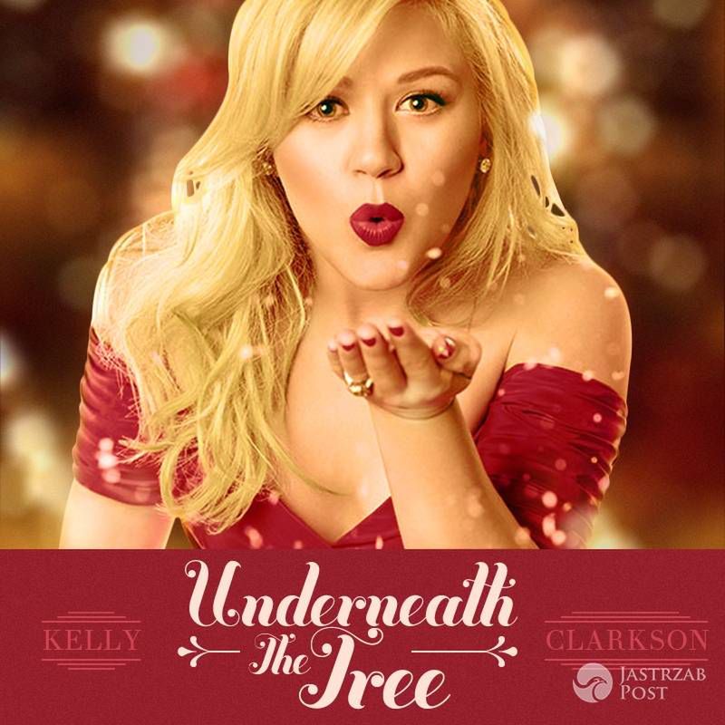 <h2>Światowe przeboje świąteczne - Kelly Clarkson - Underneath the Tree</h2>
Zwyciężczyni programu Idol wydała w 2013 roku płytę z piosenkami świątecznymi. Album okazał się sporym sukcesem, a piosenka Underneath the Tree to jeden z największych przebojów pochodzących z tego krążka.
https://www.youtube.com/watch?v=EM2Fnp_qnE8