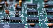 Panika na rynku technologii: akcje spadają w obliczu obaw o przemysł chipowy