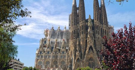 Barcelona zaostrza przepisy dla turystów. Nowe podatki i zakazy wynajmu krótkoterminowego