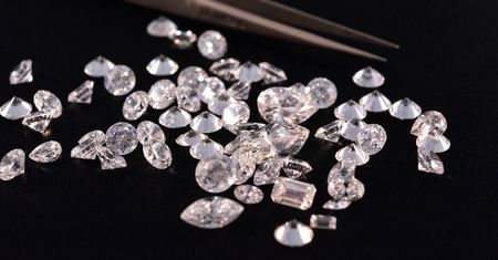 Kryzys w branży diamentowej w Indiach. Przemysł diamentowy w Surat odczuwa skutki wojny na Ukrainie