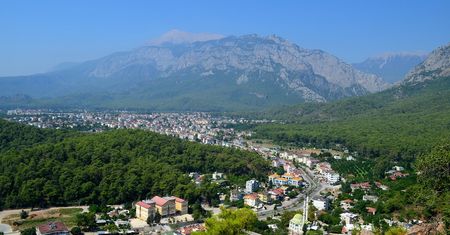 Kemer w Ogniu: Pożary w Antalyi Wywołują Gorączkę Walki z Niszczycielskim Zagrożeniem!