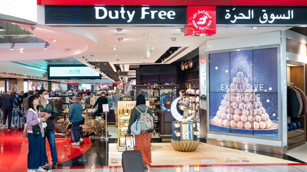 Flight passengers shop at a duty-free gift shop at DubaiDUBAI, UNITED ARAB EMIRATES - 2024/06/01: Flight passengers shop at a duty-free gift shop at Dubai International Airport, United Arab Emirates. (Photo by Budrul Chukrut/SOPA Images/LightRocket via Getty Images)SOPA Imagesflight passengers, duty-free gift shop