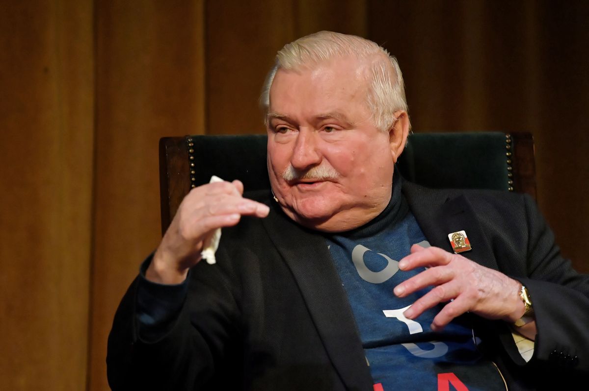 Lech Wałęsa opublikował zdjęcie. Internauci zwrócili uwagę na zabawny szczegół