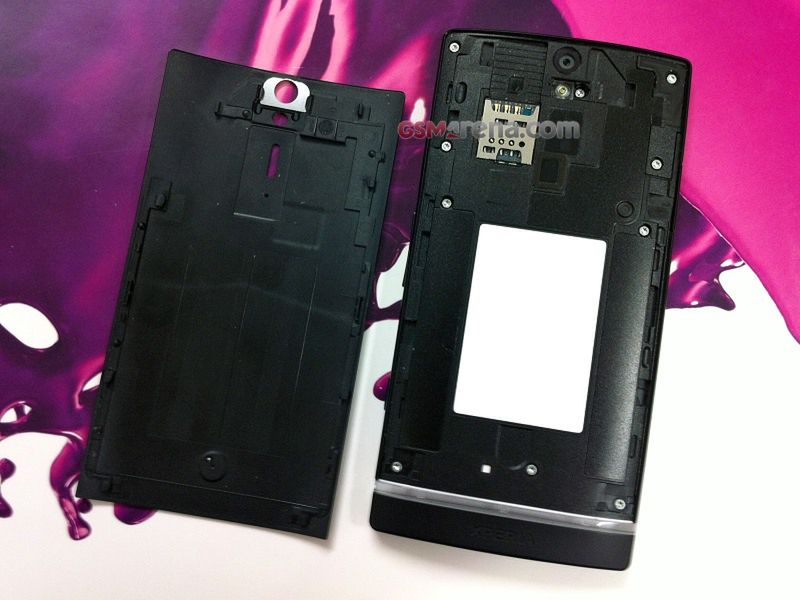 Sony Ericsson arc HD pozuje do zdjęć. Czym zaskoczy nowy flagowiec? 9