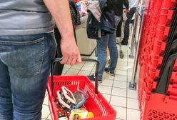 Ciężarna stanęła w kolejce. Emeryt wykrzyczał jej w twarz obelgi