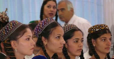 Trzy dolary. Tyle kobiety z Turkmenistanu otrzymają na Dzień Kobiet
