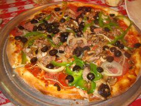 Pizza Extravaganzza na tradycyjnym cieście (Domino's Pizza)