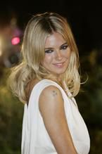 Sienna Miller odpoczywa od chłopaka