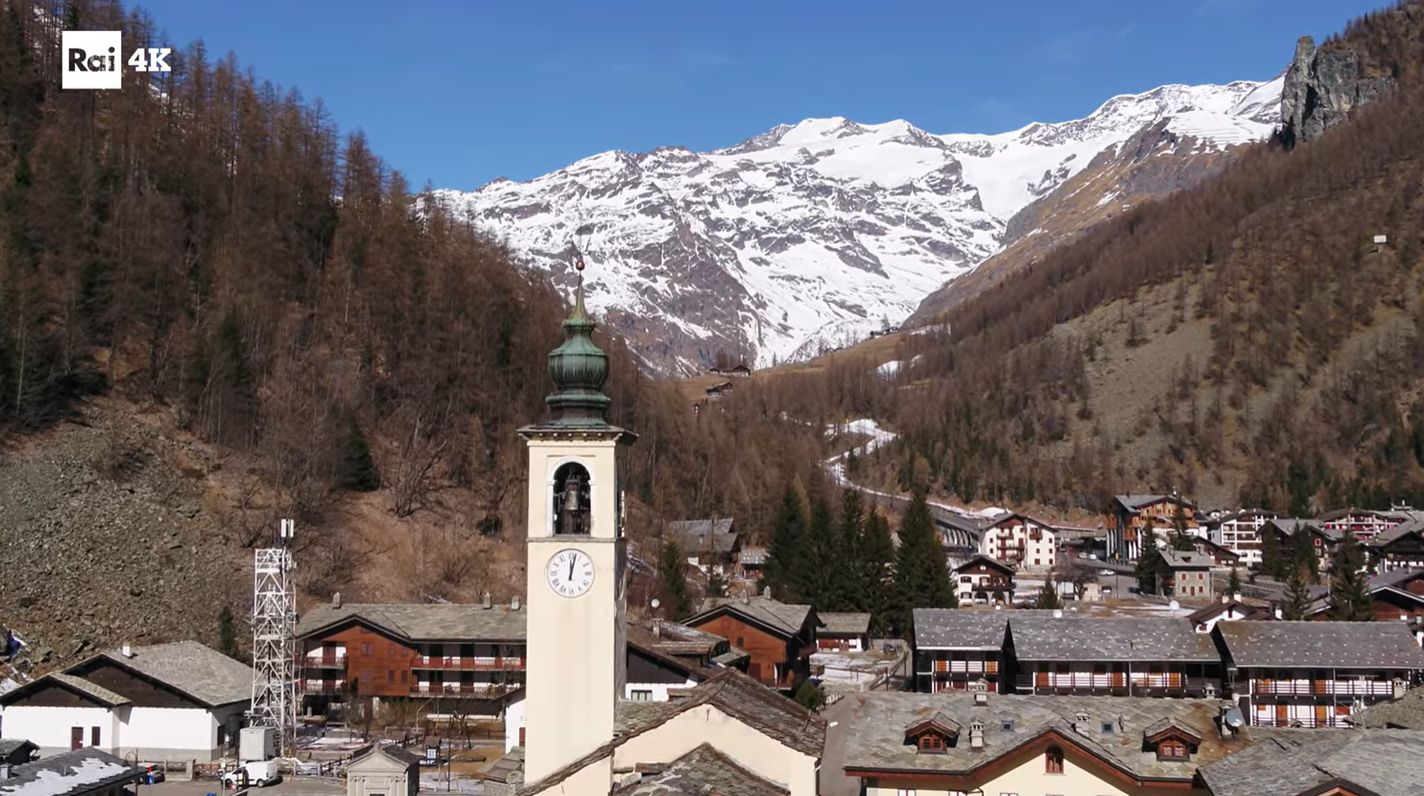 Kanał 4K nadawcy publicznego niekodowany na multipleksie i satelicie