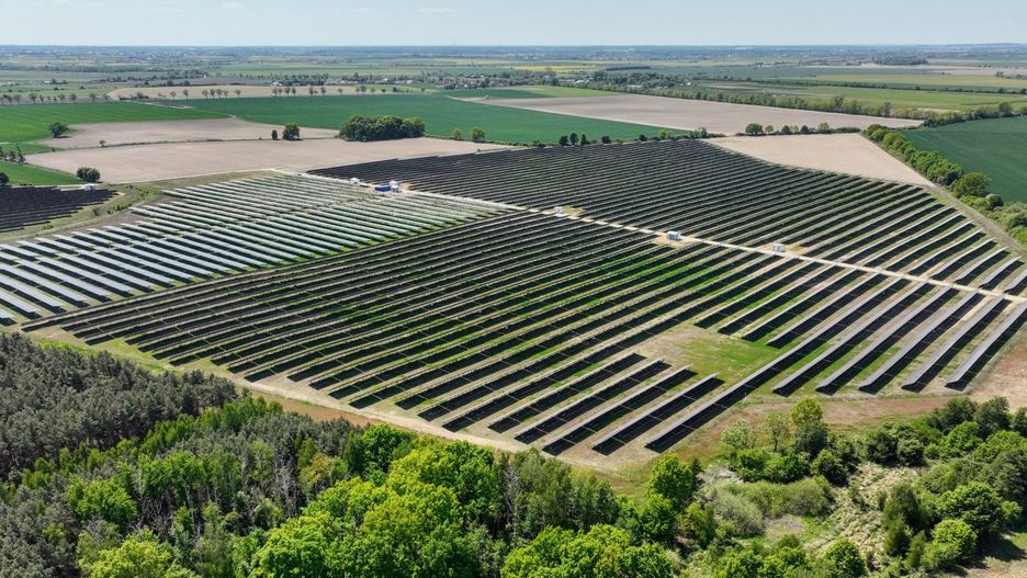 19 sierpnia list intencyjny farmy fotowoltaicznej podpisali prezesi Zabrzańskiego Przedsiębiorstwa Energetyki Cieplnej i MOSiR w Zabrzu