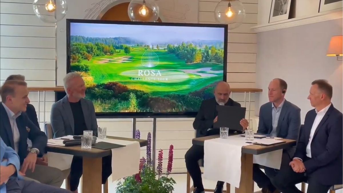 Twitter / Jakub Kłyszejko / Na zdjęciu: Michał Probierz (trzeci od prawej) podczas ogłaszania powołań.