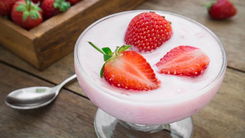 Jogurt grecki truskawkowy bez zawartości tłuszczu