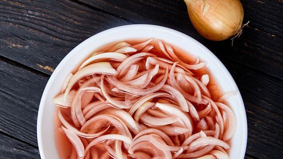 Cebula marynowana (produkt i płyn)