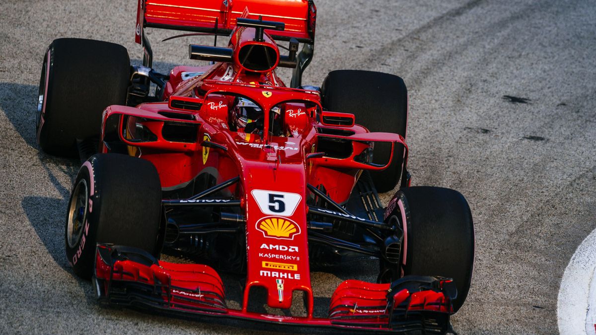 Sebastian Vettel na torze w Singapurze